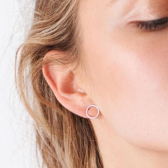 “Circle of Life” Geometric Simple Stud Earrings - Picture 4 of 9